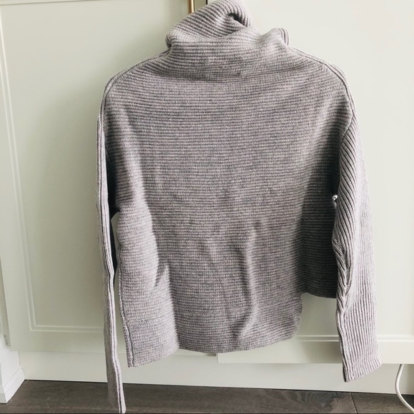 New Aritzia Babaton 100%Wool Mika Sweater - Picture 3 of 5